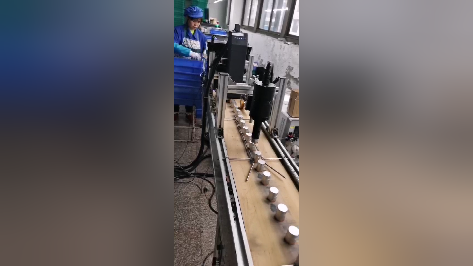 UV噴碼機(jī) 瓶蓋噴碼現(xiàn)場應(yīng)用噴碼視頻